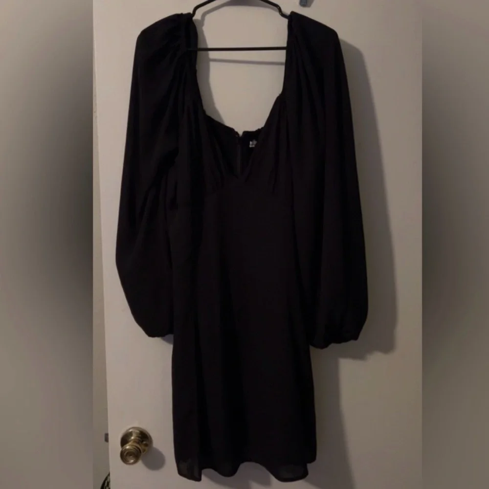 Abercrombie & Fitch long sleeve dress in black - Picture 4 of 6